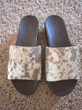 Genuine Cowhide Slide Sandals in Brown and Cream NWT 6